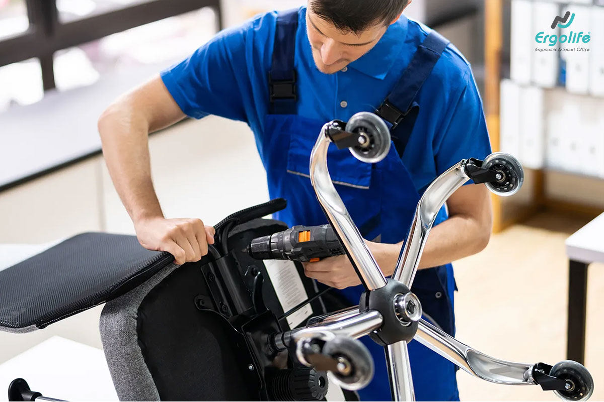 Hướng dẫn chi tiết cách thay chân ghế xoay văn phòng tại nhà đơn giản